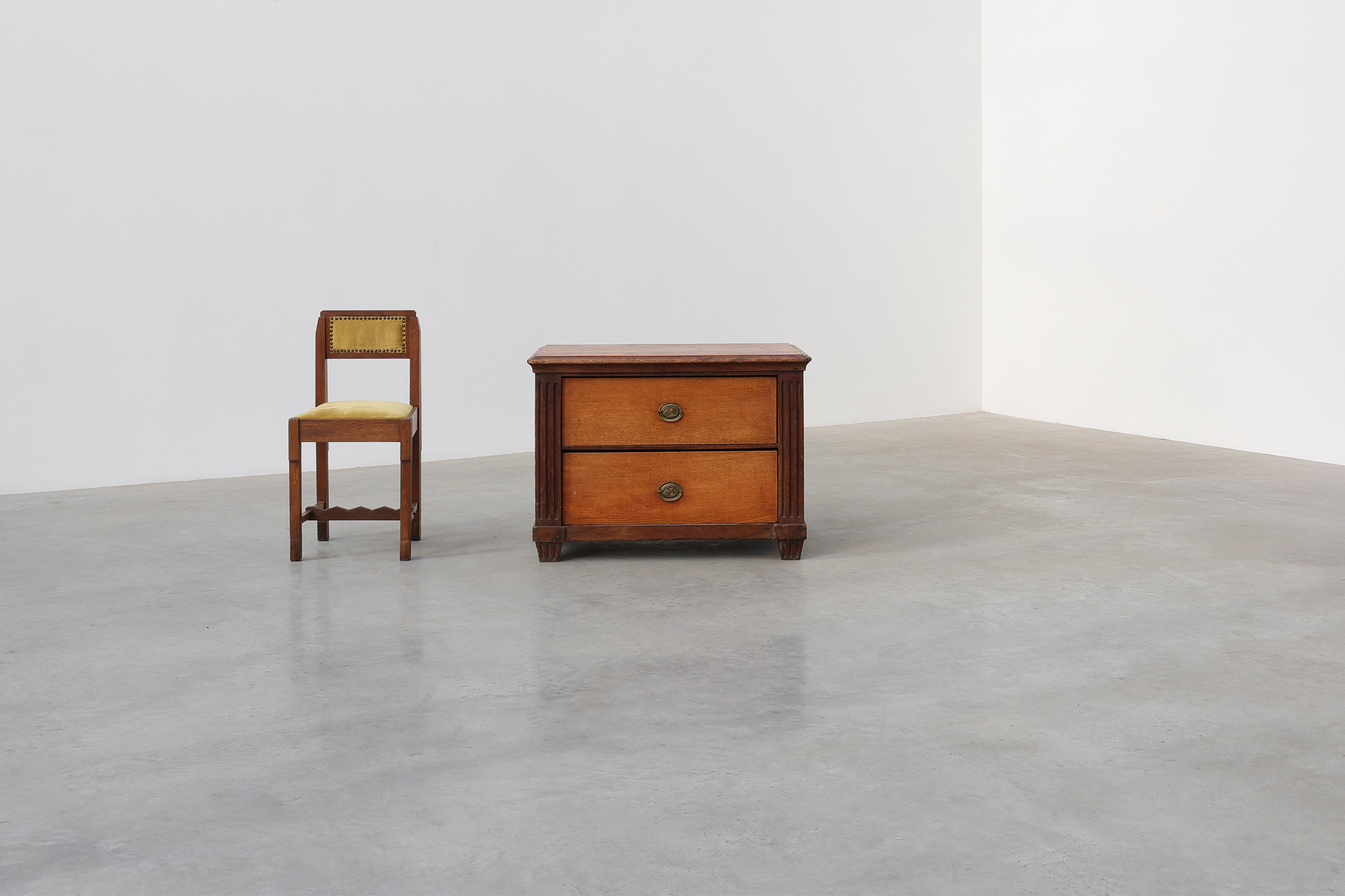 French Louis XVI Oak Commode with Fluted Corner Posts and Brass Handles, circa 1800thumbnail